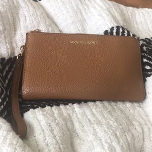 Michael Kors Phone Wallet Acorn Wristlet